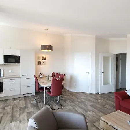 Mit Meerblick Und Balkon, Gratis Nutzung Vom Ahoi Erlebnisbad Und Sauna In Sellin - Meeresblick 66 *