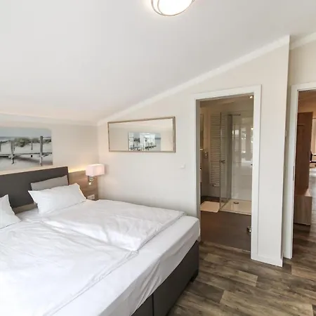 Mit Meerblick Und Balkon, Gratis Nutzung Vom Ahoi Erlebnisbad Und Sauna In Sellin - Meeresblick 66 Apartmán