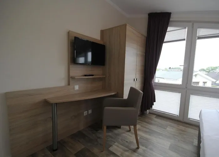 mit Meerblick und Balkon, gratis Nutzung vom AHOI Erlebnisbad und Sauna in Sellin - Meeresblick FeWo 66 *